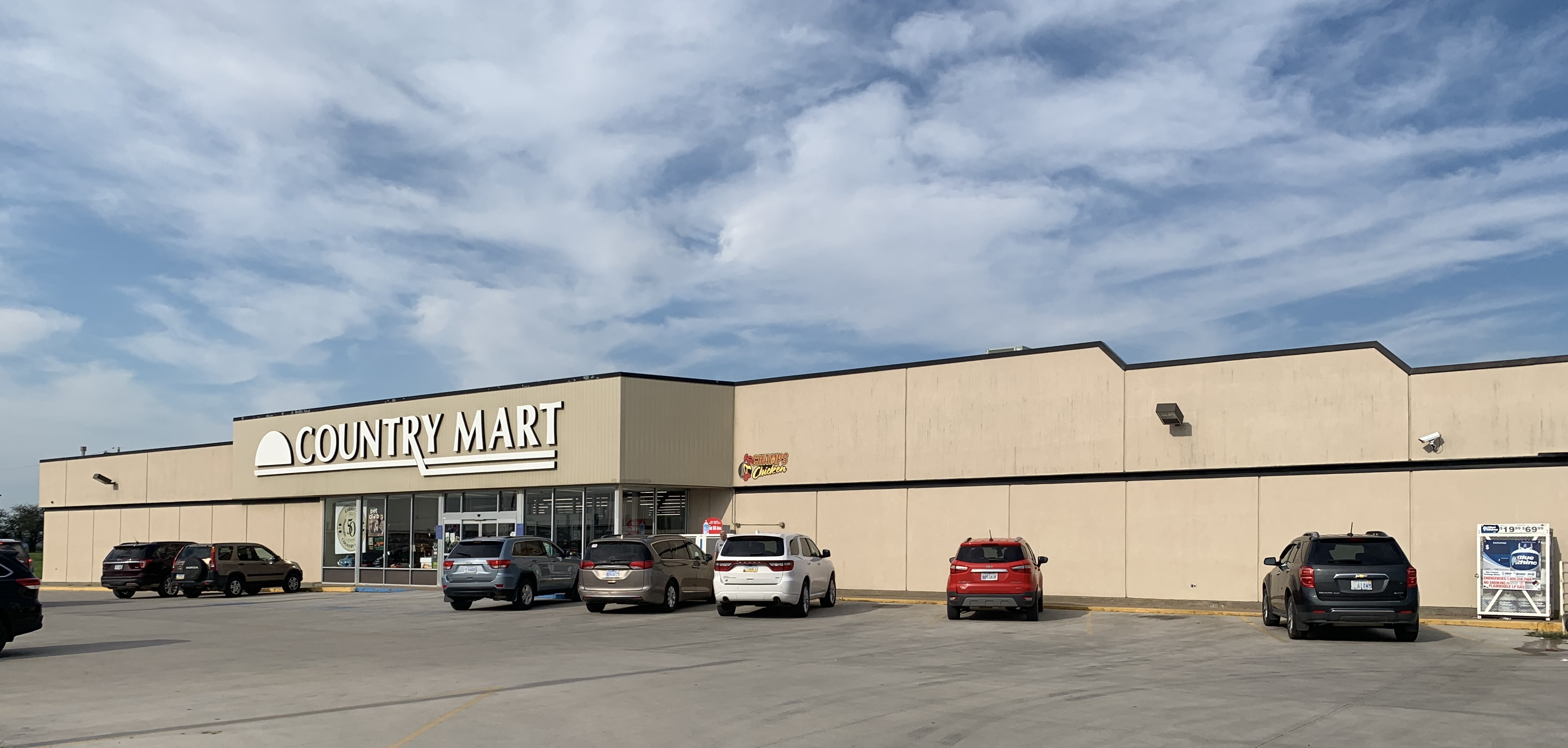 Exterior Store Front - Garretts Country Mart